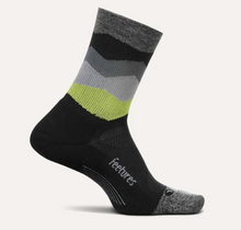Load image into Gallery viewer, Feetures Elite Light Cushion Mini Crew Socks